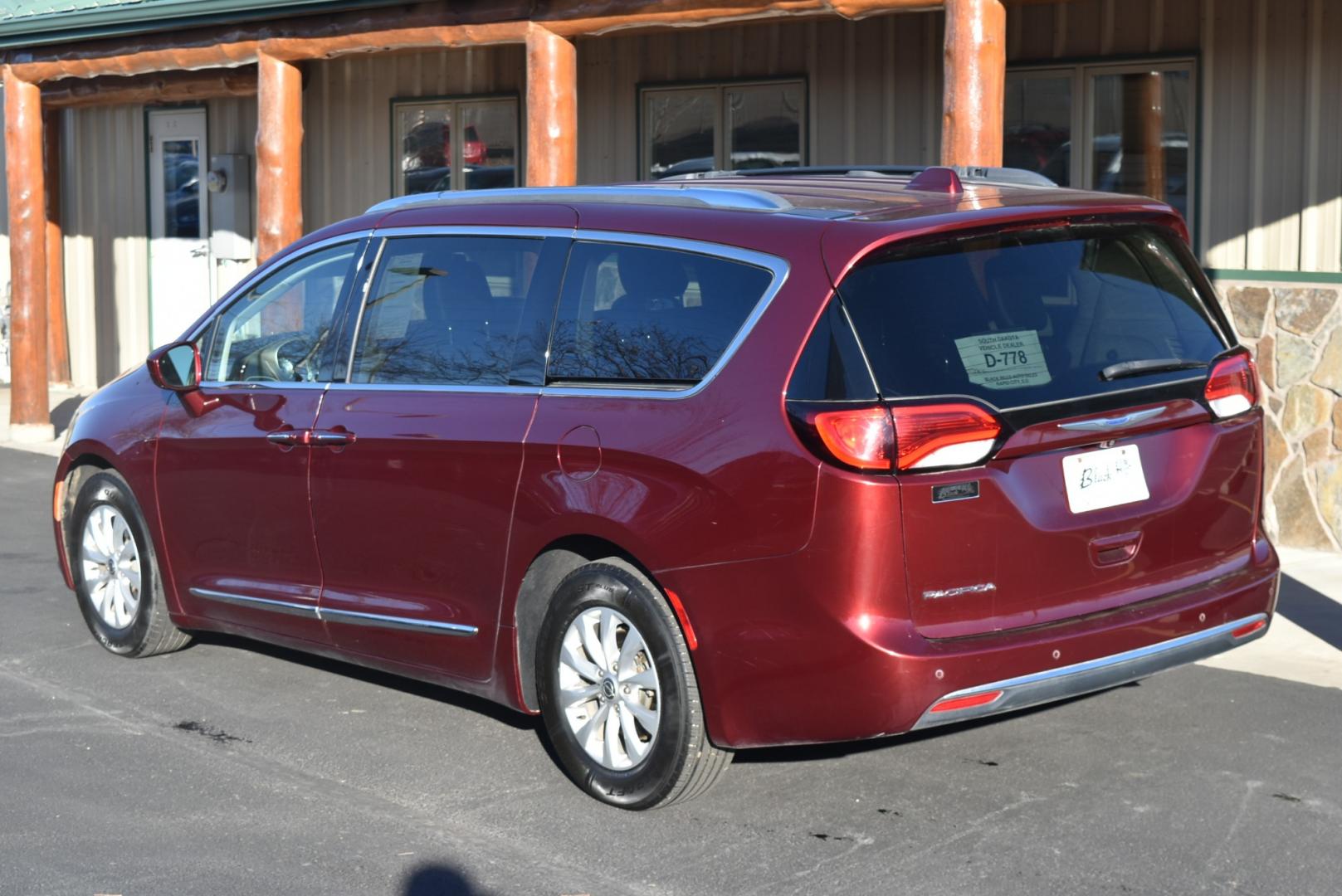 2018 Maroon /Black Chrysler Pacifica touring L (2C4RC1BG9JR) with an 3.6L V-6 24 Valve VVT UPG I W/ESS engine, 9-Speed Automatic transmission, located at 1600 E Hwy 44, Rapid City, SD, 57703, (605) 716-7878, 44.070232, -103.171410 - Photo#5